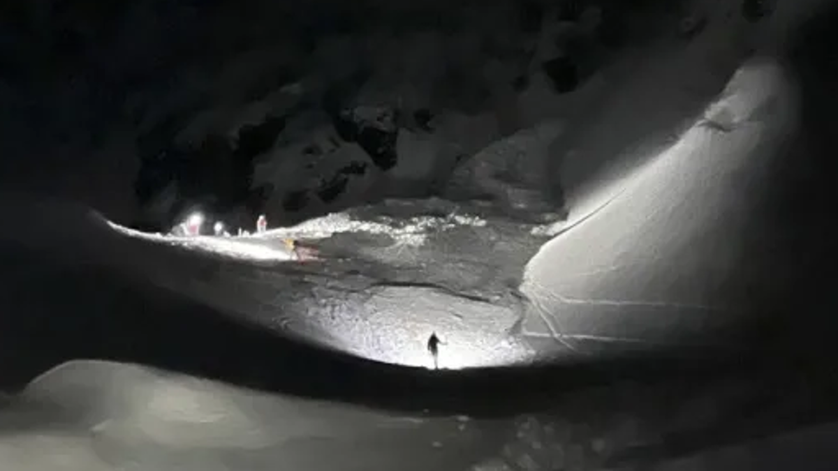Avalancha en el Cerro López: el sobreviviente se comunicó al 911 y se inició el operativo de rescate