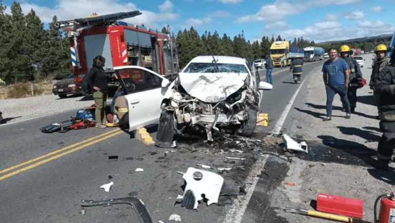 Se presume que el conductor del Toyota Etios cruzó al carril contrario. Fotos: gentileza realidad sm.