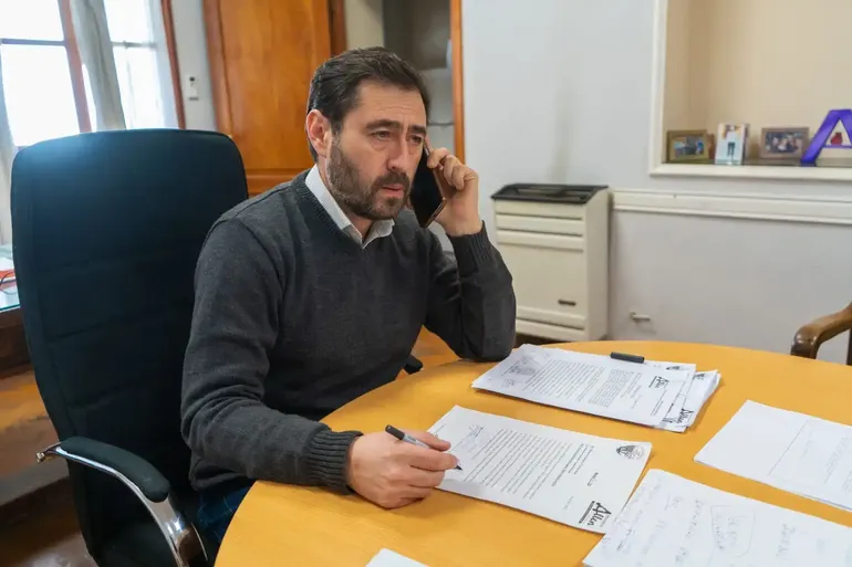 El intendente de Allen es investigado por presunta administración fraudulenta de los fondos públicos y peculado. 