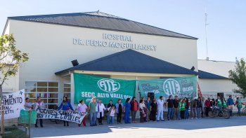 reclaman bono de $5 mil para los trabajadores de la salud