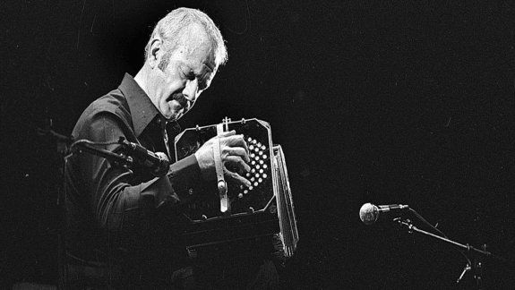 Rinden tributo a Piazzolla en el Complejo Cultural Cipolletti