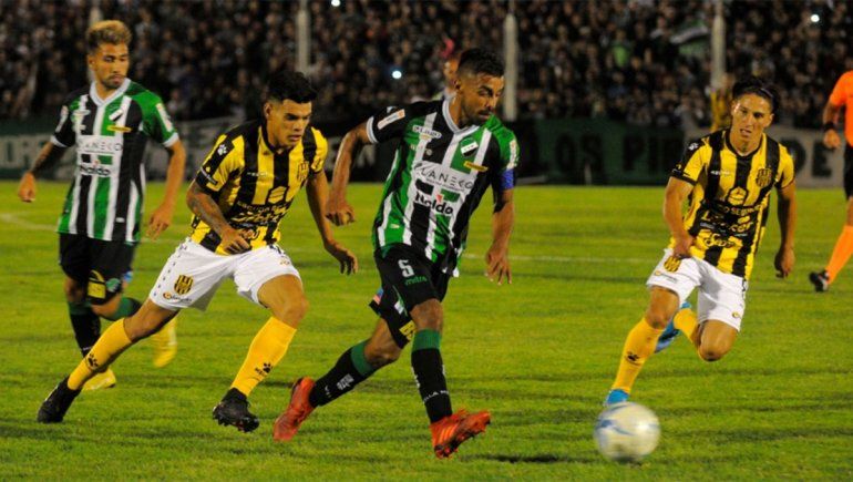 Villa Mitre quiere al menos seis clubes en el reducido