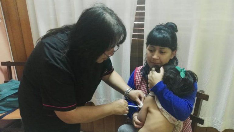 La vacuna contra el sarampión ya llegó a más de 12 mil niños