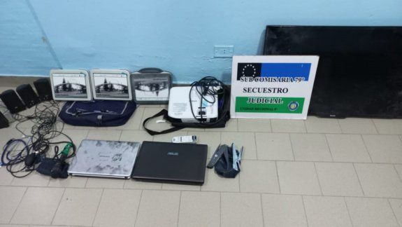 Robaron en el CEM 120 y la Policía los atrapó: eran menores