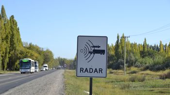 Las multas con radares tienen una tolerancia del 10% de exceso de velocidad. Las multas con radares tienen una tolerancia del 10% de exceso de velocidad.