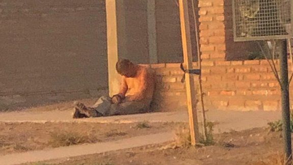 Salvaje ataque de una jauría a un hombre en el DVN