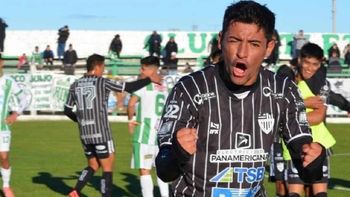 Santiago Jara y su grito tras el partido. 