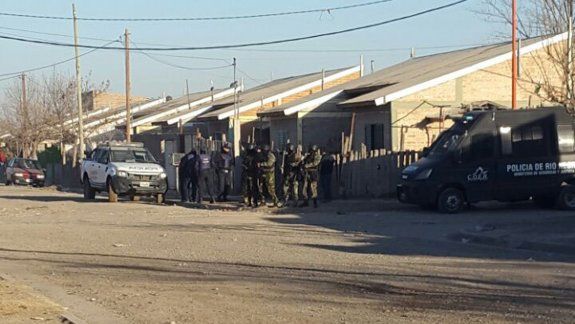 El operativo involucró a un gran número de policías.