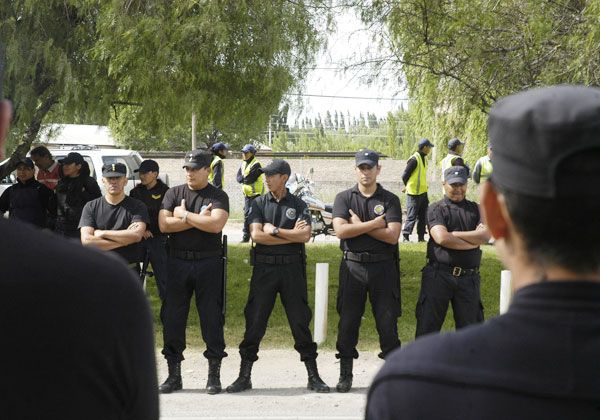 Por una orden judicial, la Policía liberó la Ruta 22 en toda la región