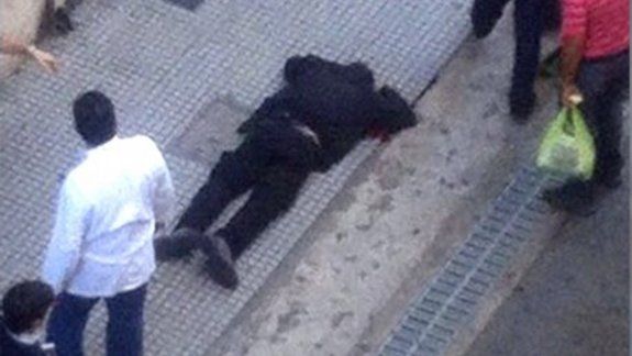 Un abogado mató a peatón en un intento de asalto de motochorros