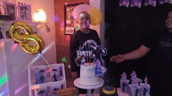 valentin cumplio anos y lo festejo en oro junto a su familia