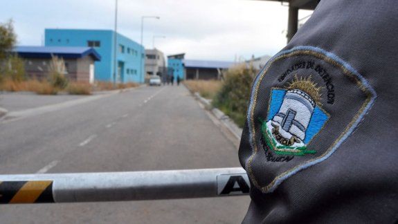 Tras un encendido reclamo, el preso alojado en Senillosa logró la entrega de un colchón nuevo.
