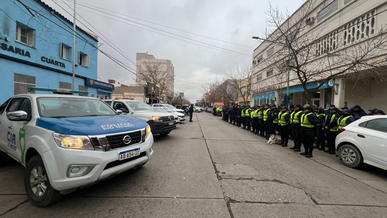 Un amplio operativo de control se implementó en la tarde de este viernes sobre distintos barrios de la ciudad.