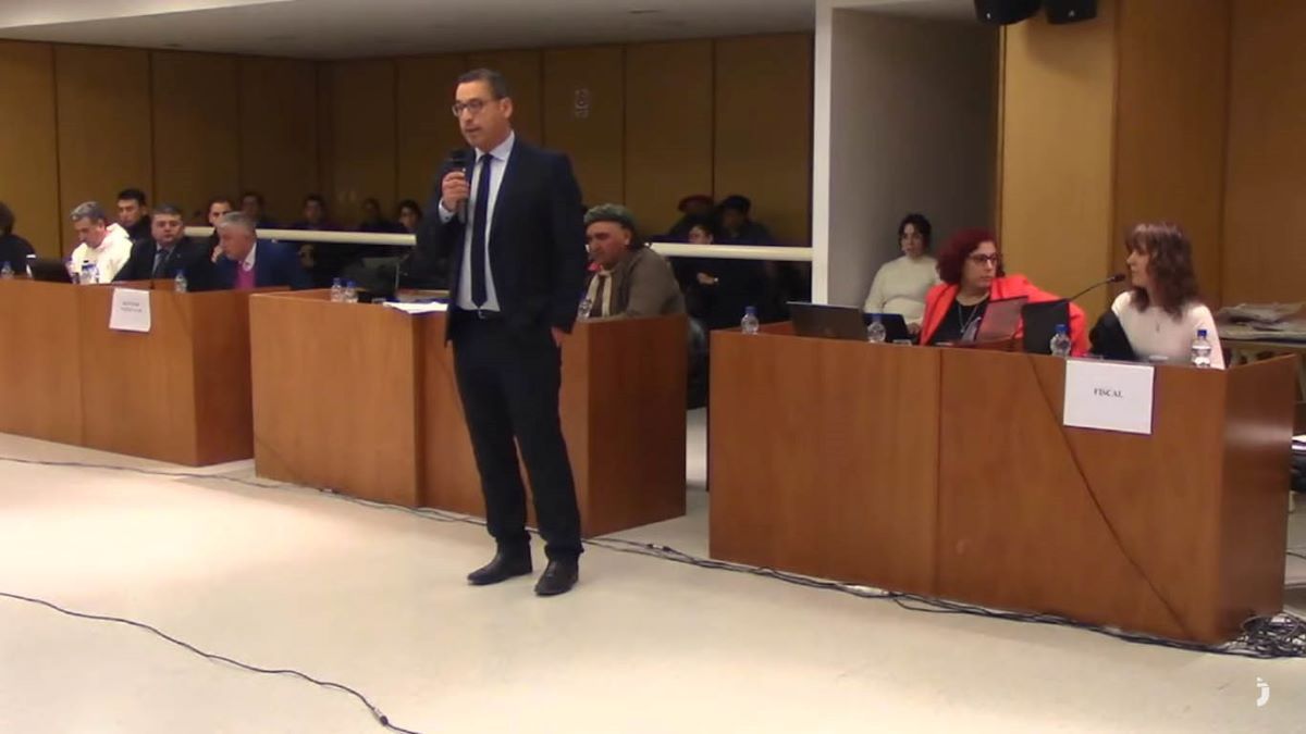 Con los alegatos iniciales comenzó este martes el juicio con jurados populares por el femicidio de Marisa Galdeme. Pedro Acuña, pareja y padre de sus dos hijos, es el acusado.&nbsp;