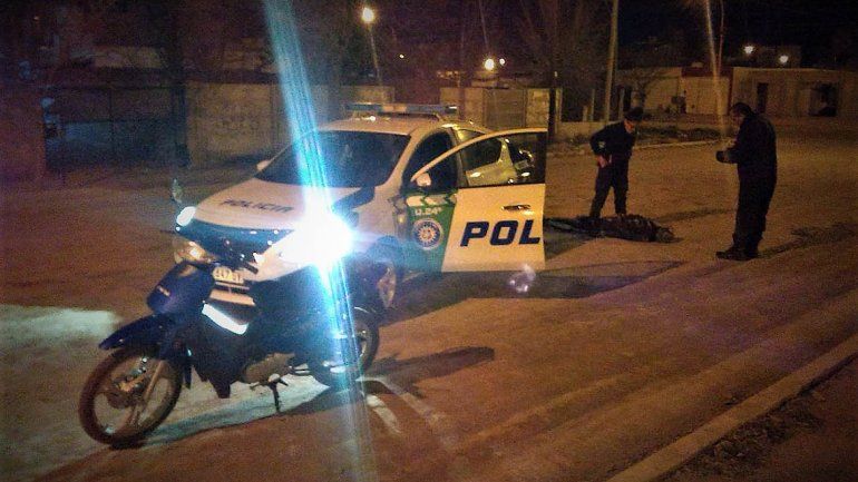 Le robó la moto a una madre que fue al hospital con su hijita en plena madrugada