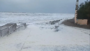 El mar subió debido a los fuertes vientos y generó serias complicaciones. Foto gentileza.