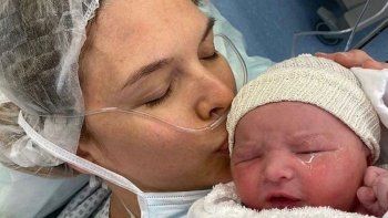 sofia zamolo fue mama: la foto y el exotico nombre de la beba