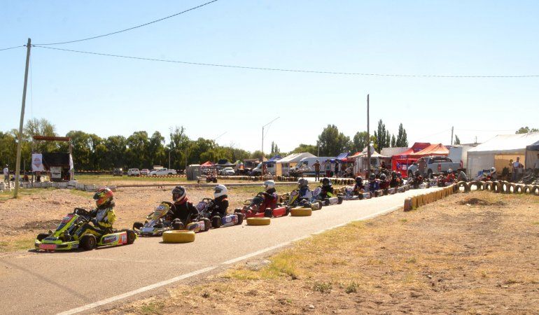 El Prokart acelera en la Isla Jordán después de 17 meses