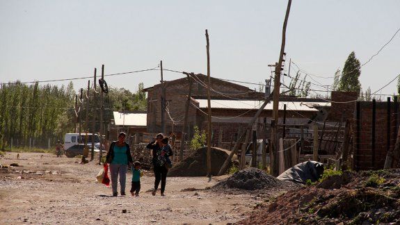 familias de las tomas podran pedir los planos sociales de sus casas