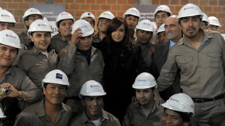 CFK tuiteó por el día del Trabajador y apuntó al gobierno de Javier Milei