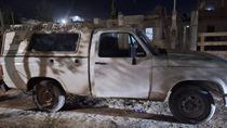 La camioneta recuperada por la policía de Cipolletti. Los ladrones encontraron que tenía las llaves colocadas y se la llevaron.&nbsp;
