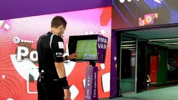 El Mundial de Clubes inaugura el VAR explicado por el árbitro