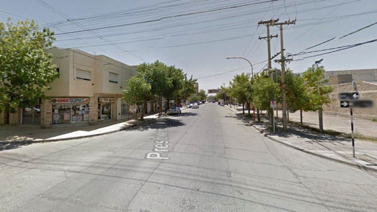 Un conductor sufrió un ataque, chocó a un auto y murió