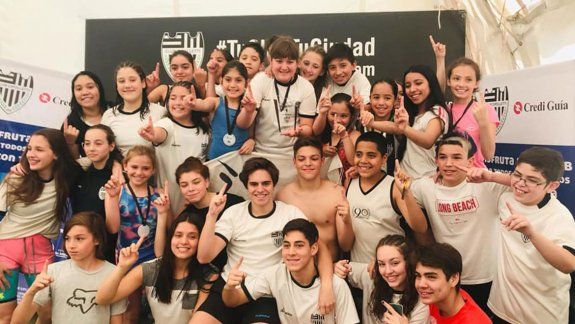 La natación de Cipo gritó campeón por partida doble