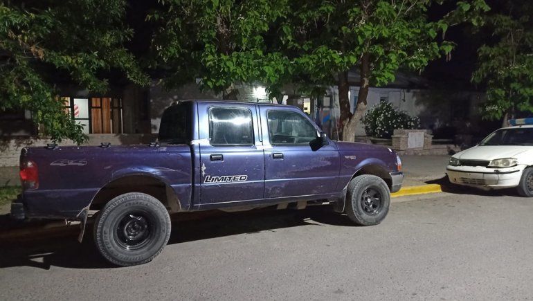 Hacían recorridas de rutina y encontraron una camioneta robada en Neuquén