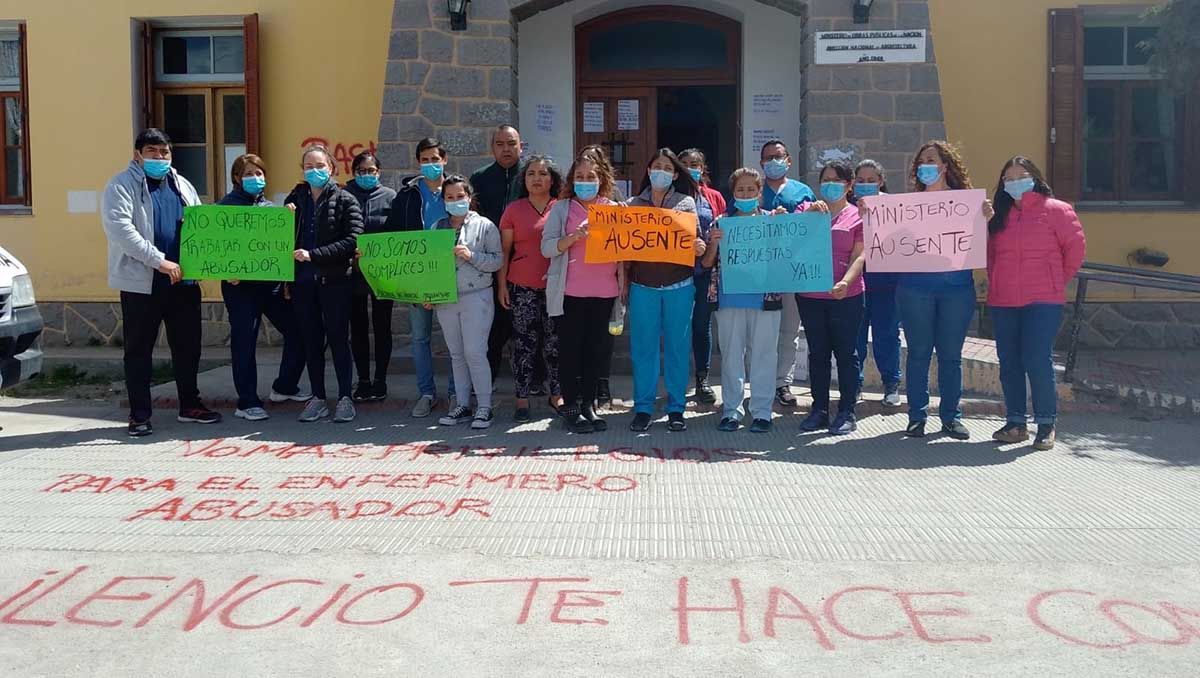Protestan contra un enfermero del hospital denunciado por abuso