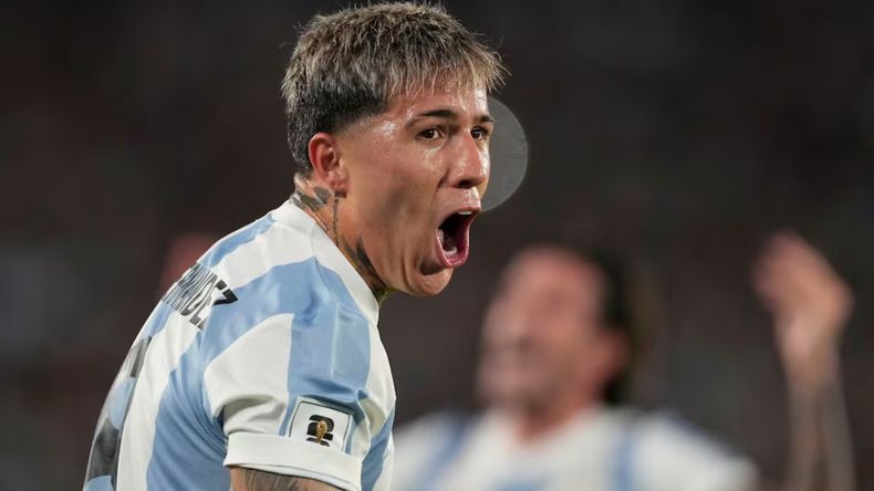 Enzo Fernández blanqueó qué se dijeron en el vestuario de la Selección antes de golear a Brasil