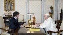 javier milei se reunio con el papa francisco en el vaticano: ¿que le regalo?