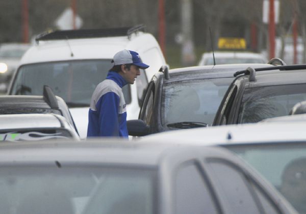 Continúa la escasez y las demoras por falta de naftas