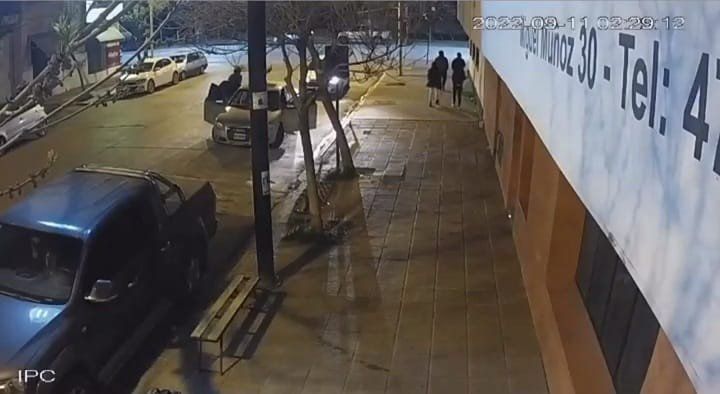 Video: filmaron el ataque a balazos a un joven en el centro