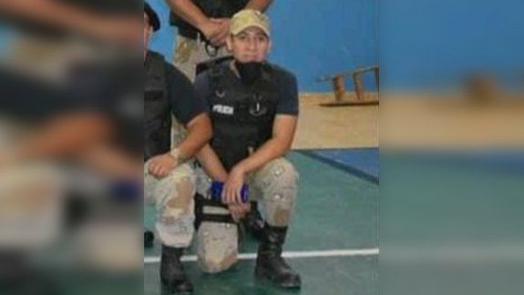 Policía salvó a una mujer que se había atragantado con comida