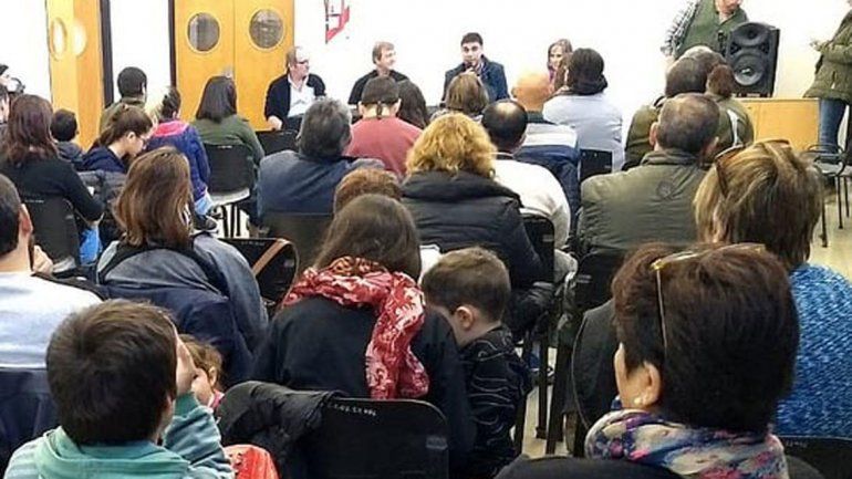 El acto se hizo en la delegación municipal del Distrito Vecinal.