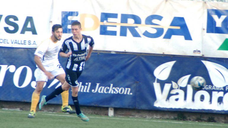 Crespo viene de jugar en el fútbol tico y quiere pelear el puesto con Alasia. Morales estuvo en Lifune en el último semestre y retorna al club en busca de minutos en el Federal A.