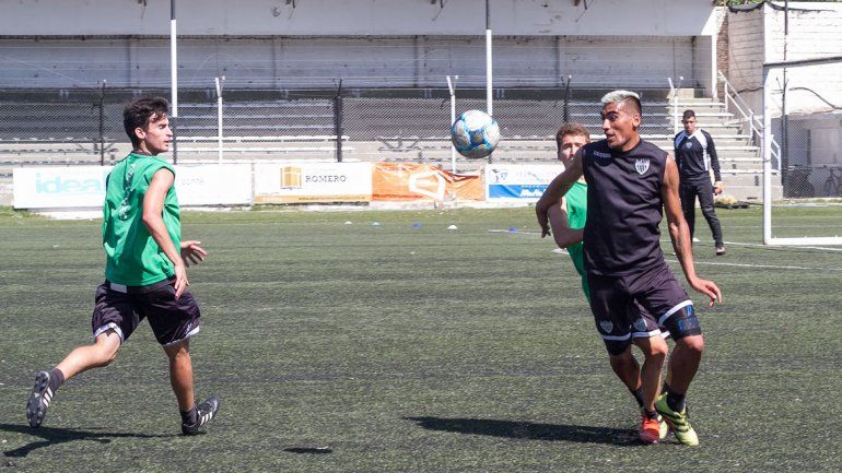 Morán integró el once titular. Piñero da Silva no fue parte de la práctica formal de fútbol por una molestia.
