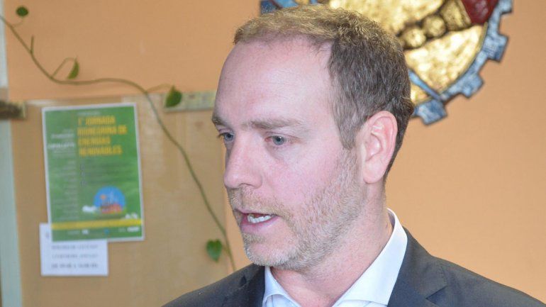 YPF intenta traspasar cuatro áreas petroleras