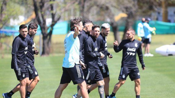 La Selección tendrá que subirse a dos aviones antes de llegar a La Paz