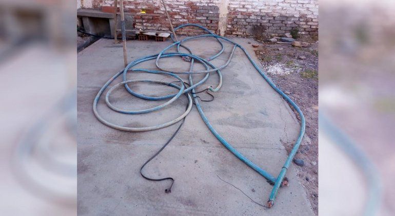 Atraparon a un ladrón mientras intentaba llevarse cables