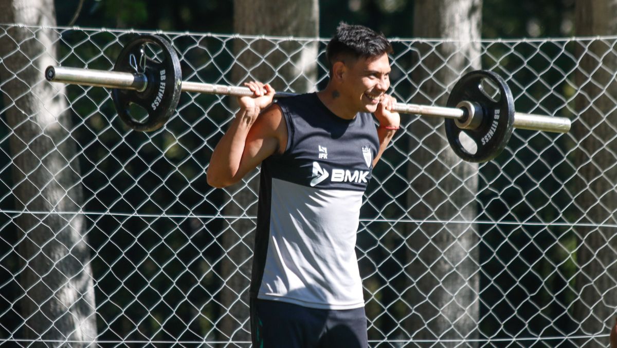 El mediocampista Lucas Argüello deberá estar fuera de la competencia al menos por tres semanas: tiene una distensión en el ligamento interno de la rodilla izquierda.