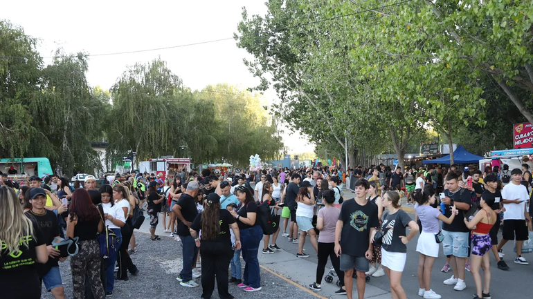 Fiesta de la Confluencia 2025: tres personas debieron ser trasladadas en código rojo al hospital Castro Rendón