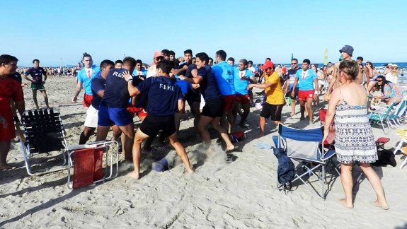 Vergüenza: rugbiers terminaron a las piñas en medio de un partido 