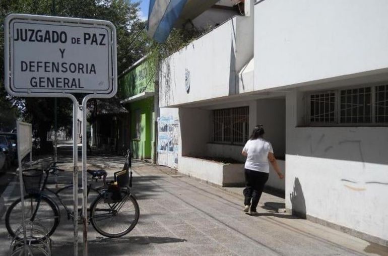 El Juzgado de Paz de Allen resolvió medidas contra el vecino acusado de acoso. 