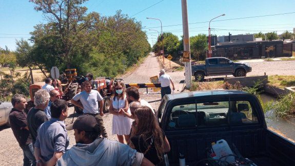 Quisieron sacar barrera sobre Paso de los Libres y cayó la Policía