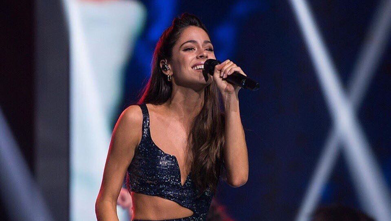 Un cura uruguayo cuestionó a Tini Stoessel por sus letras