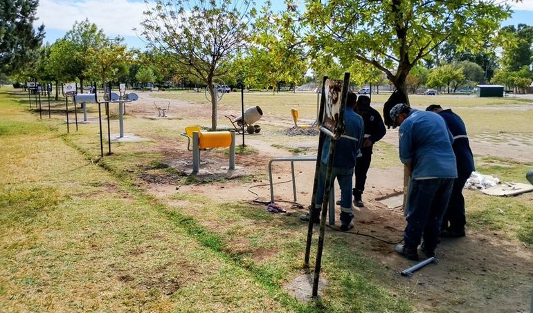 El Municipio comenzó los trabajos de reacondicionamiento en los espacios públicos.