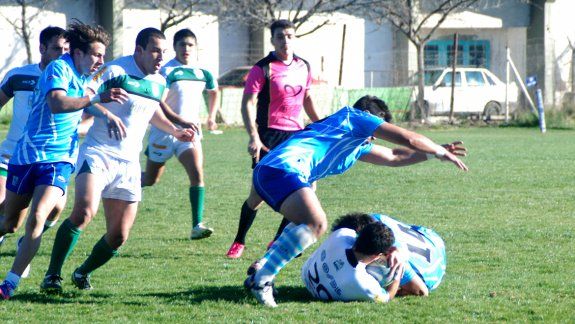 Marabunta y Neuquén llegan en un buen momento al clásico. Nogueira, una de las figuras del derbi valletano.