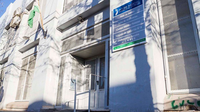 Un verdulero de Cipolletti fue acusado de abusar de una menor cuando fue a realizar una compra. Cumplió las pautas de una probation y fue sobreseído. Los padres de la adolescente aceptaron el acuerdo. | LMCipolletti.com Un verdulero de Cipolletti fue acusado de abusar de una menor cuando fue a realizar una compra. Cumplió las pautas de una probation y fue sobreseído. Los padres de la adolescente aceptaron el acuerdo.